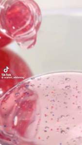 Scarlet Shower Scrub: Pomegranate, Cucumber & Mango