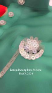 ZK Jewellery Exclusive Raya 2025 Butang Baju Melayu Bulan Bintang Berantai Set FREE Kotak Baldu BTR