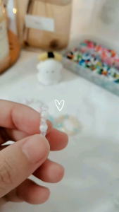 แหวนลูกปัด (ไม่มีจี้) แหวนมินิมอล เหมาะสำหรับของขวัญ/ของแจก/ของชำร่วย ใส่ไปเที่ยว คละสี สุ่มสี