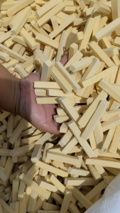 ทุ่นโฟมลอย ทุ่นตาข่าย สีครีม 10×10×6ซม ราคา 70/กก.