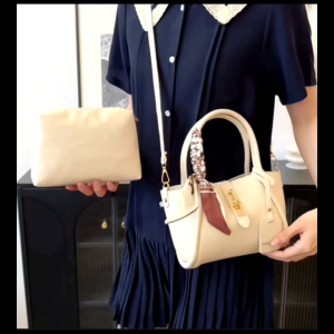 Stylish Small Shoulder Handbag Versatile Premium Texture Crossbody/Sling Handheld Bucket Bag Beg Tangan Wanita Bersilang 高级感小包包女春夏百搭挎包手提水桶包