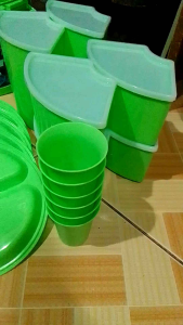 #9822 SUNNYWARE 20 IN 1 PICNIC MATE SET with BFA FREE FOR BEACH OUTINGLUNCH BOX