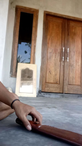 Pemotong daging  sapi kambing dan sebagainya bahan per baja.