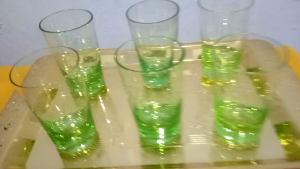 Pajangan 1pcs Gelas Kaca Cantik Plus Nampan Gelas Kaca Warna Hijau Cool