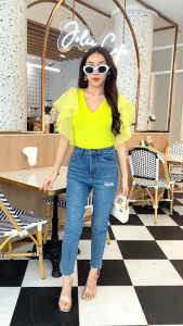 บอดี้สูทคอวีลึกต่อแขนระบายผ้าแก้วสองชั้น งานผ้ายืดเด้งเก็บทรงแมทช์ง่าย