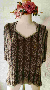 เสื้อผ้าไหม สีเขียวขี้ม้า ปักมูกไหม้ สีทั้ง เสื้อมีน้ำหนัก ซิปหลัง งานสวย Plus Size 20 (44-40-44) ยาว 24