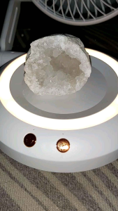 Hang đá thạch anh trắng mini 35x45cm