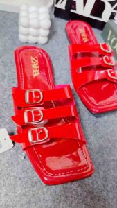 Sandal Selop Zara Cute Maroon Kekinian Korean Style\\n\\n Apa Itu Sandal Selop?\\n\\nSandal selop adalah sejenis sandal yang memiliki bagian atas yang melindungi bagian sisi dan belakang kaki, memberikan rasa aman dan nyaman saat dikenakan. Berbeda dengan sandal biasa, sandal selop memberikan perlindungan ekstra bagi kaki dan membuat penampilan Anda tampak lebih modis.\\n\\n Bagaimana Sandal Selop Berbeda dari Sandal Biasa?\\n\\nSandal selop memiliki beberapa perbedaan signifikan dibandingkan sandal biasa:\\n\\n- Perlindungan ekstra: Sandal selop melindungi sisi dan belakang kaki, menjaga kaki Anda tetap aman dan nyaman.\\n- Desain modis: Sandal selop seringkali memiliki desain yang lebih modis dan trendi dibandingkan sandal biasa.\\n- Fleksibilitas: Meskipun memberikan perlindungan ekstra, sandal selop tetap fleksibel dan nyaman saat dikenakan.\\n\\n Kelebihan dan Kekurangan Sandal Selop\\n\\nKelebihan sandal selop:\\n\\n- Perlindungan ekstra bagi kaki\\n- Desain modis dan trendi\\n- Fleksibilitas dan kenyamanan saat dikenakan\\n\\nKekurangan sandal selop:\\n\\n- Harga lebih mahal dibandingkan sandal biasa\\n- Perawatan yang lebih rumit dibandingkan sandal biasa\\n\\n Sandal Selop Zara\\n\\nSandal selop Zara adalah salah satu pilihan populer bagi wanita yang mencari sandal selop dengan desain modis dan kualitas tinggi.\\n\\n Keunikan dan Desain Sandal Selop Zara\\n\\nSandal selop Zara memiliki beberapa keunikan dan desain yang membuatnya menjadi pilihan populer:\\n\\n- Desain modis dan trendi: Sandal selop Zara memiliki desain yang selalu mengikuti tren fashion terbaru.\\n- Kualitas tinggi: Sandal selop Zara terbuat dari bahan berkualitas tinggi, memberikan kenyamanan dan keawetan saat dikenakan.\\n- Berbagai pilihan warna: Sandal selop Zara tersedia dalam berbagai warna, termasuk maroon kekinian.\\n\\n Keuntungan Memiliki Sandal Selop Zara\\n\\nMemiliki sandal selop Zara memiliki beberapa keuntungan:\\n\\n- Perlindungan ekstra bagi kaki\\n- Desain modis dan trendi\\n- Kualitas tinggi dan keawetan\\n- Fleksibilitas dan kenyamanan saat dikenakan\\n\\n Sandal Selop Cute Maroon Kekinian Korean Style\\n\\nSandal selop cute maroon kekinian korean style adalah pilihan populer bagi wanita yang mencari sandal selop dengan desain modis dan warna yang trendi.\\n\\n Mengapa Pilihan Warna Maroon Sangat Populer?\\n\\nWarna maroon menjadi pilihan populer karena:\\n\\n- Tampilan yang elegan dan modis\\n- Cocok digunakan untuk berbagai acara dan kesempatan\\n- Memiliki daya tarik visual yang kuat\\n\\n Apa Itu Desain Kekinian dan Korean Style?\\n\\nDesain kekinian dan Korean style adalah gaya fashion yang populer saat ini, dengan ciri-ciri:\\n\\n- Desain yang trendi dan modis\\n- Warna-warna yang menarik dan berani\\n- Sentuhan keunikan dan keaslian\\n\\n Bagaimana Menggunakan Sandal Selop Cute Maroon Kekinian Korean Style dengan Tepat?\\n\\nBerikut beberapa tips untuk menggunakan sandal selop cute maroon kekinian korean style dengan tepat:\\n\\n- Padukan dengan outfit yang sesuai, seperti celana jeans atau rok pendek\\n- Gunakan aksesori yang sesuai, seperti gelang atau anting\\n- Cocok digunakan untuk berbagai acara dan kesempatan, dari santai hingga semi-formal\n}