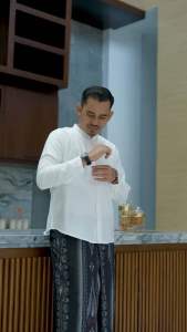 Alwi Zahir Sarung Nadheera Luxury