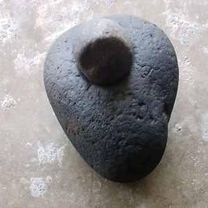 Batu lumpang kuno+gandik