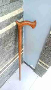 Tongkat Jalan Kayu Kelor Emas Motif Cula H443