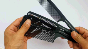Lược Cắt Tóc Tam TảnTo TONI&GUY 061-đen