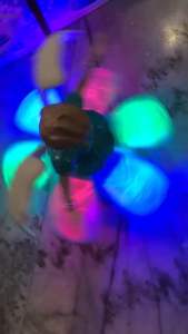 ตุ๊กตาเอลซ่าเต้นรํา สีฟ้า เคลื่อนที่ได้ มีเสียงดนตรี มีไฟสีสันสวยงาม