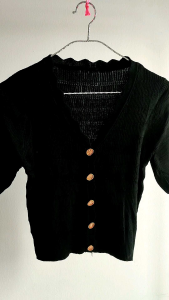 32009 TWIST KNIT CROP – CROPTOP – BAJU CROP – ATASAN CROP – VNECK - BLOUSE IMPORT – BAJU IMPORT – BAJU FASHION – ATASAN FASHION – FASHION TERKINI – FASHION IMPORT – IMPORT – BAJU IMPORT MURAH – ATASAN SIFON – ATASAN BUNGA