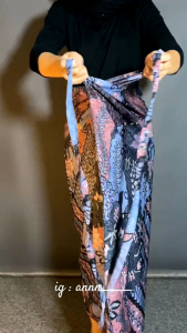 Rok Lilit Batik Wisuda Wanita: Motif Terbaru & Cara Memilih