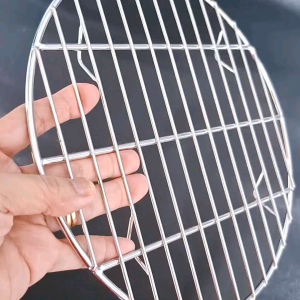 Vỉ Nướng/ Hấp có 4 chân ở giữa vỉ có đủ size. nhận làm vỉ theo yêu cầu