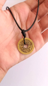 KALUNG TALI HITAM LIONTIN KOIN CHINA AKSESORIS WANITA/PRIA (COD)