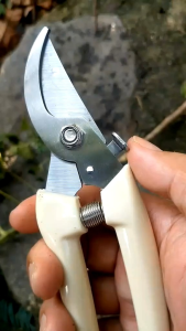 GUNTING DAHAN BENGKOK MANUAL TANGAN PUTIH ALAT BERKEBUN POTONG PANGKAS RANTING TANAMAN / BUNGA