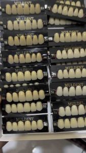 GIGI MULDENT DEPAN ATAS 1BOX ISI 16 PAPAN