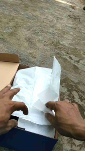 Sepatu Olahraga Stylish & High Quality untuk Pria & Wanita