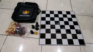 Catur Buah Kayu: Mainan Serba Guna untuk Keluarga