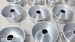 Loyang Bolu Jadul & Cetakan: Pilihan Terbaik untuk Kekue Anda