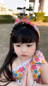 ชุดไทยเด็กหญิงประยุกต์สีพาสเทลเสื้อลายดอกสำหรับใส่สงกรานต์ เซทสามชิ้น