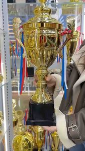 ถ้วยโลหะสีทอง มี 6ขนาด เลือกขนาดได้ พร้อมริบบิ้น (ทำป้ายข้อความฟรีทักมานะครับ) 7722