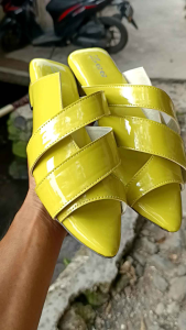 SANDAL WANITA  HAK TAHU  DUA BAN MODEL LANCIP  UNT KEPESTA DAN UNDANGAN