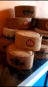 PECI GONI SONGKOK POLOS DAN BORDIL LOGO