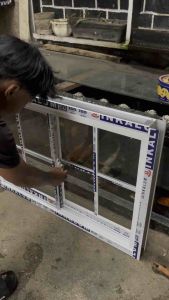 Jendela alumunium sliding sleding geser kanan kiri + ornamen T50 x L100  T60 x L100 T70 x L100 T80 x L100 BAHAN INKALUM LEBIH TEBAL KACA 5mm