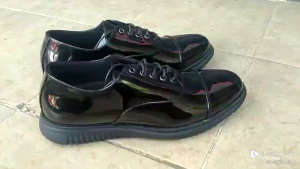 sepatu formal model Oxford pria kilap tampa semir