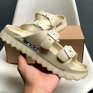 Ando Sandal Cowok  Full Karet Selop Hitam Bahan Empuk Nyaman Untuk Penggunaan Di Dalam Luar Rumah
