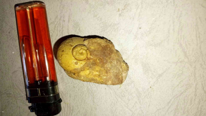 batu tarikan alam (kul Buntet nit!s p3njaga rumah)