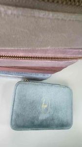 Hoo.stores Fluffy Big Jewelry Box กล่องใส่เครื่องประดับ กล่องกำมะหยี่ กล่องเก็บเครื่องประดับ กล่องใส่ต่างหู กล่องใส่จิวเวอรี่