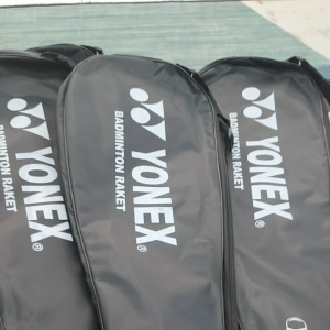 Tas Raket Bulutangkis Murah Anti Air