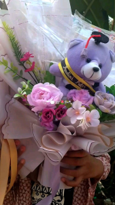 Buket Boneka Wisuda Plus Uang Kosong: Hadiah Elegan untuk Cowok & Cewek