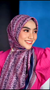 Scarf Jilbab Hijab Kerudung Krudung Wanita Dewasa Segiempat Motif Bunga Daily Simple Mewah Terbaru New Terlaris Terkini Modern Kekinian Murah Viral 2023 Adria Arrafi Adem Mudah Di Bentuk Cantik Bahan Voal Exclusive Cantik Bayar Ditempat COD Gratis Ongkir