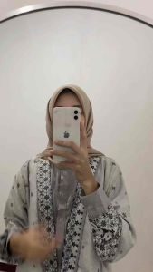 Oneset Rafana Tunik Setelan Silk Kombinasi Linen: Desain Elegan & Nyaman