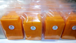 #สบู่แครอท ฟิลิปปินส์ ฝ้า จุดดำ เร่งขาว งานผลิตแบรนด์ น้ำหนัก 1กิโลกรัม มี17ก้อน ผลิตใหม่ ก้อนสวยๆ น้ำหนัก1กิโลกรัม