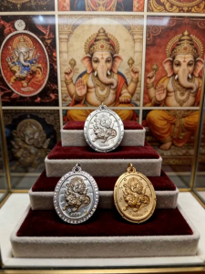 Thai amulet untrimmed satin alpaca pikanet ganesha