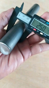 As Besi Bulat Diameter 25 mm Panjang 20 cm