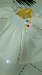 Đầm váy cổ yếm viền ngọc bé gái 10_15kg 1_3 tuổi đồ tết đi chơi đi học dự tiệc lễ trẻ em