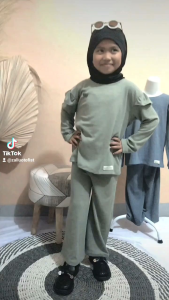 Setelan Knit Anak Perempuan Junior 6-10 Tahunan