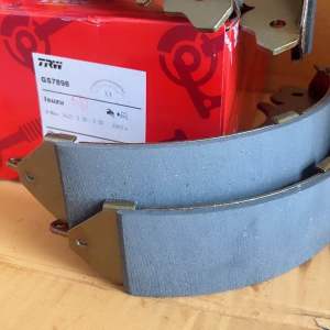 ก้ามเบรคหลัง Isuzu D-Max 2002-2019 2WD Chevrolet Colorado 06-13 2wd ตัวเตี้ย TRW 1กล่องมี4ชิ้น ผ้าเบรคหลัง ดั้มหลัง