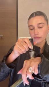 KIKI | rhode glazing milk