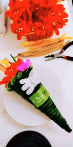 กรวยไหว้ครู 1แถม1 แถมฟรีกิ๊ฟติดผมกรวยไหว้ครู กรวยดอกไม้ไหว้ครู งานแฮนด์เมดลวดกำมะหยี่น่ารักมากจ้า