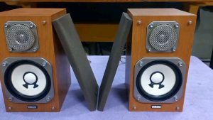 Cặp loa mini Yamaha NS-10MM còn mới tinh zin nguyên bản.