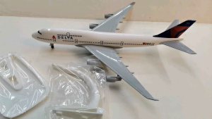 8 inches Die Cast Airplane Collections with Landing Gears