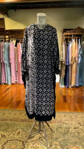 Triana Kaftan by Dian Pelangi LIMITED EDITION Busana Muslim Baju Maxi Dress Gamis Abaya Gaun Outfit Batik Jumbo Casual Formal Pesta Pernikahan Kondangan Wanita Hijaber Cantik Anggun Modis Modern Elegan Mewah Model Arab Motif Cap Terbaru